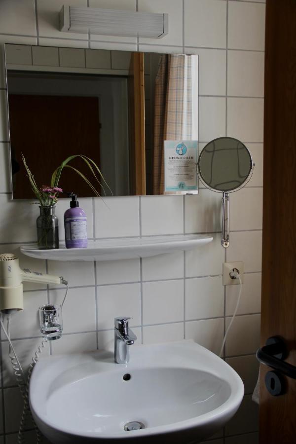 Hotel Schildwirtschaft Zum Rothen Ochsen à Laupheim Extérieur photo