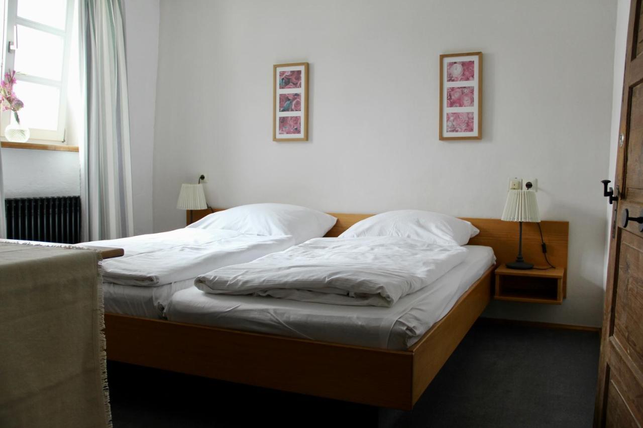 Hotel Schildwirtschaft Zum Rothen Ochsen à Laupheim Extérieur photo