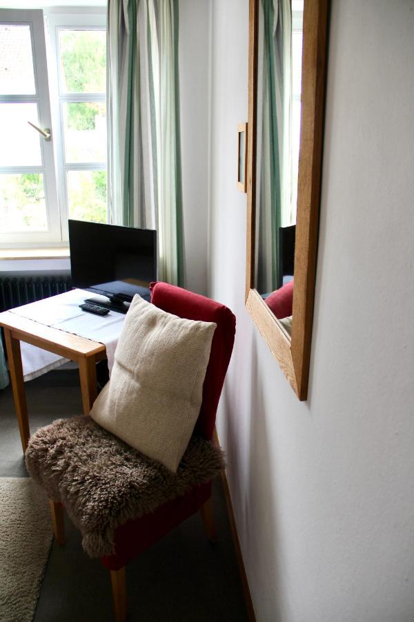 Hotel Schildwirtschaft Zum Rothen Ochsen à Laupheim Extérieur photo