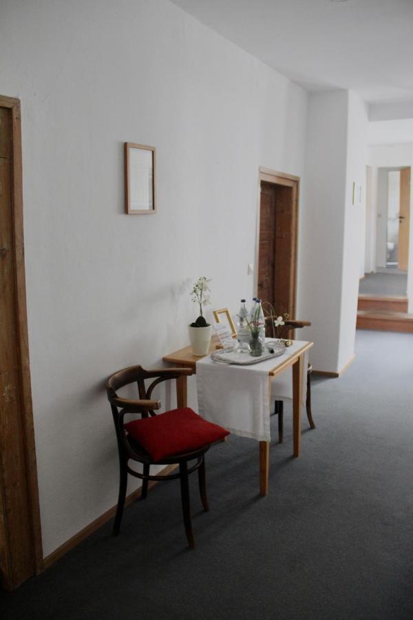 Hotel Schildwirtschaft Zum Rothen Ochsen à Laupheim Extérieur photo