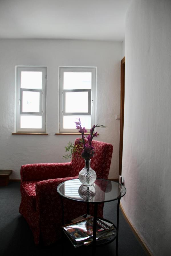 Hotel Schildwirtschaft Zum Rothen Ochsen à Laupheim Extérieur photo